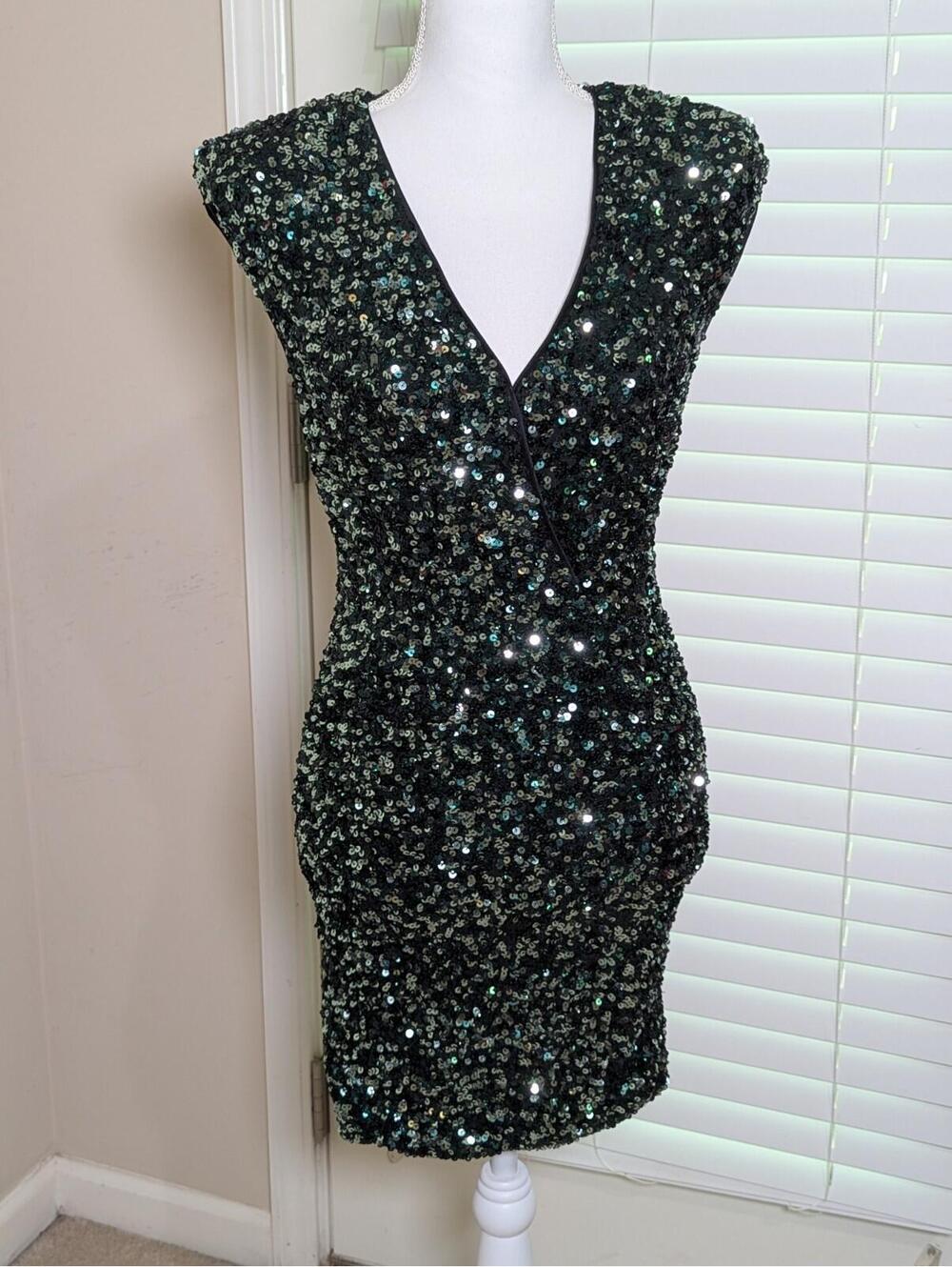 Women's ASTR The Label Black/Green Sequin Cocktail Dress NWT Small